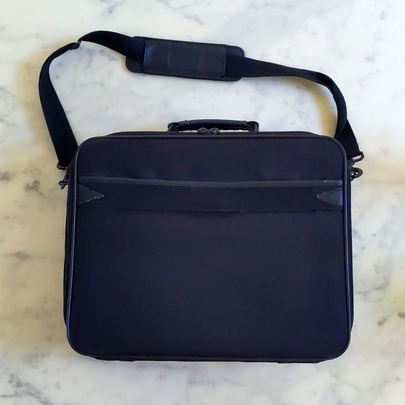 Dell Leather Trim/Handlers/Logo Multiple Layers Briefcase/Laptop Bag/Travel Bag. - Picture 2 of 12